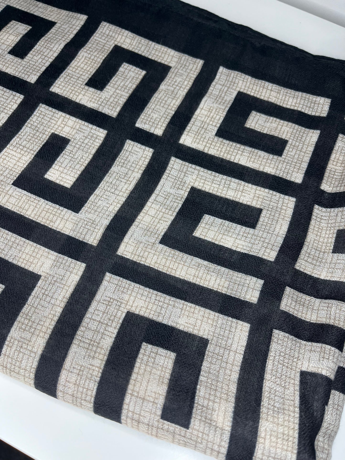 Geometric Scarf-Black & Beige